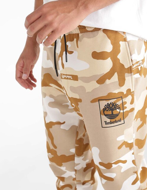 Pants Timberland corte regular fit con diseño camuflaje en Liverpool