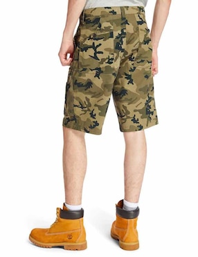 Bermuda Timberland verde con diseño camuflaje
