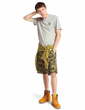 Bermuda Timberland verde con diseño camuflaje