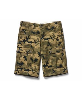 Bermuda Timberland verde con diseño camuflaje