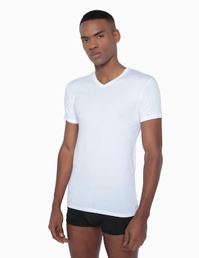 Playera Calvin Klein NB2799-901 cuello V para hombre