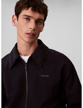 Chamarra casual Calvin Klein impermeable con bolsillos para hombre