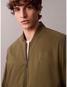 Chamarra bomber Calvin Klein impermeable con bolsillos para hombre