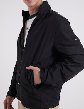 Chamarra casual Tommy Hilfiger con bolsillos para hombre
