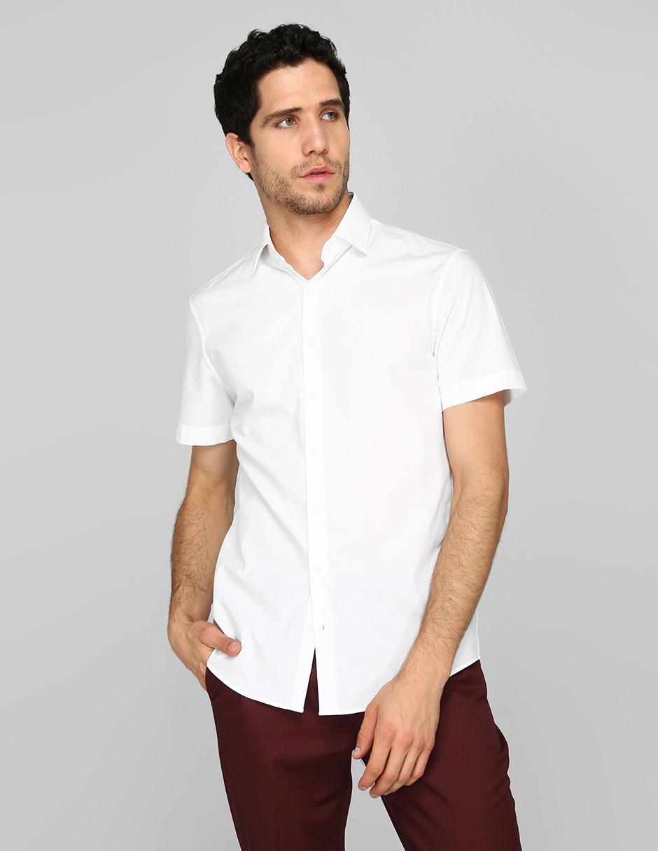 Camisa casual Calvin Klein corte regular blanca manga corta | Liverpool.com.mx