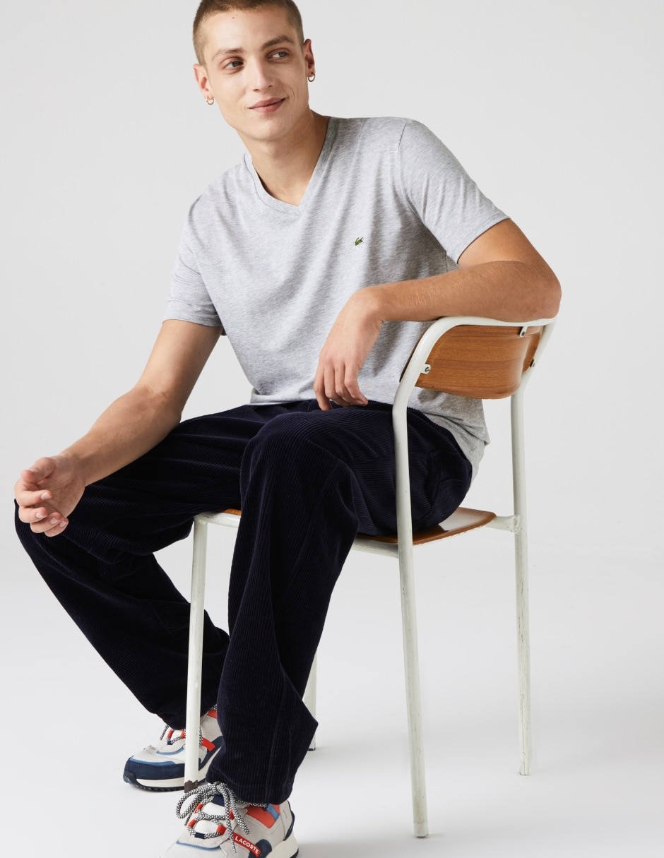 Playera cuello V para hombre 3