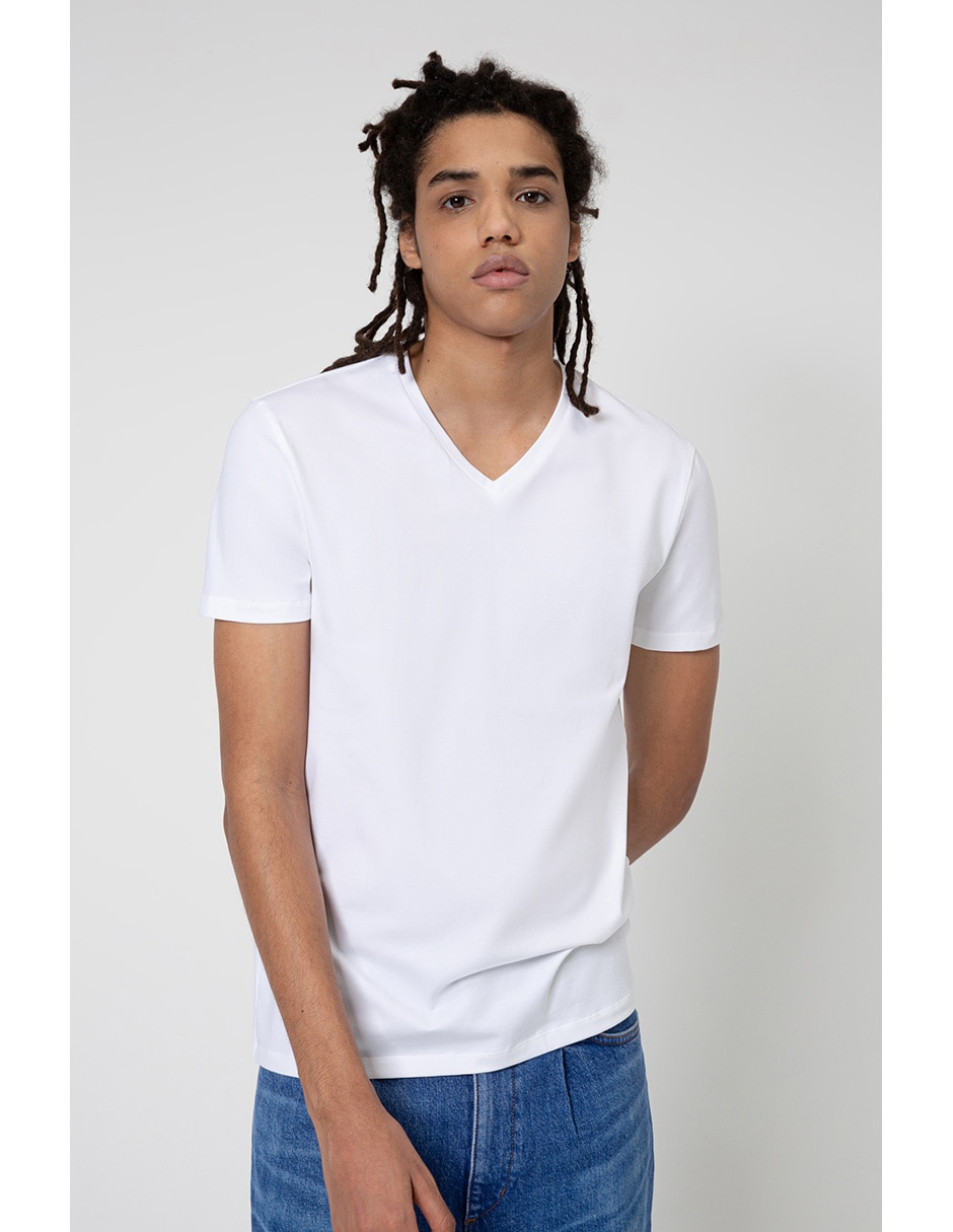 Playera cuello V para hombre 4
