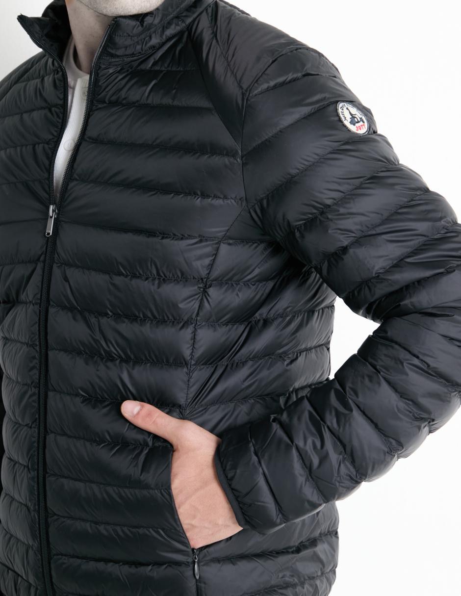 Chamarra acolchada con bolsillos para hombre 4
