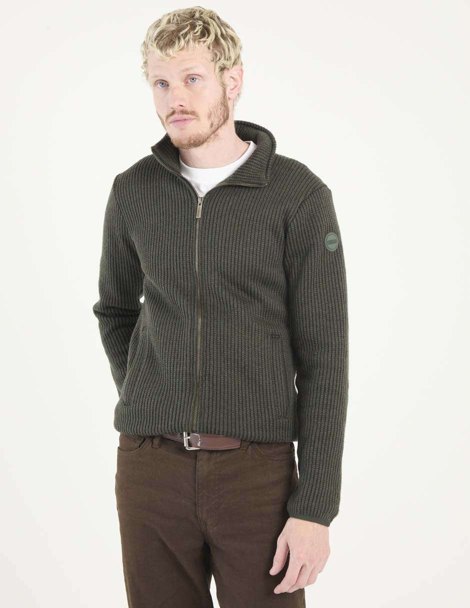 Chamarra con bolsillos para hombre