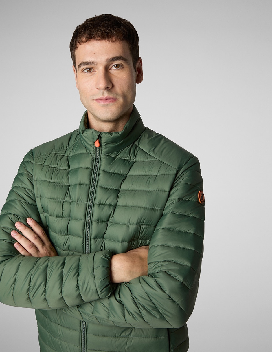 Chamarra capitonada con bolsillos para hombre 4