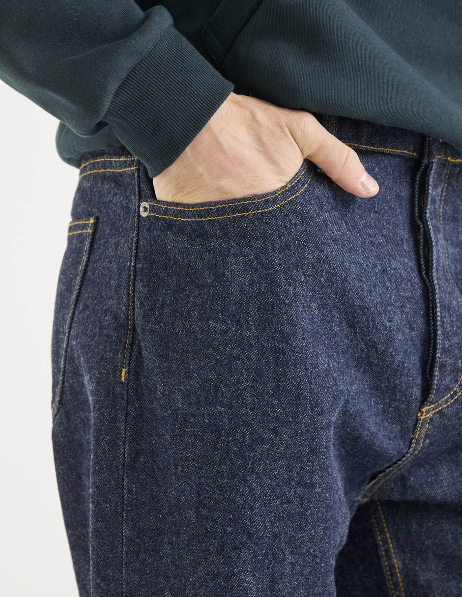 Jeans straight lavado obscuro para hombre 4