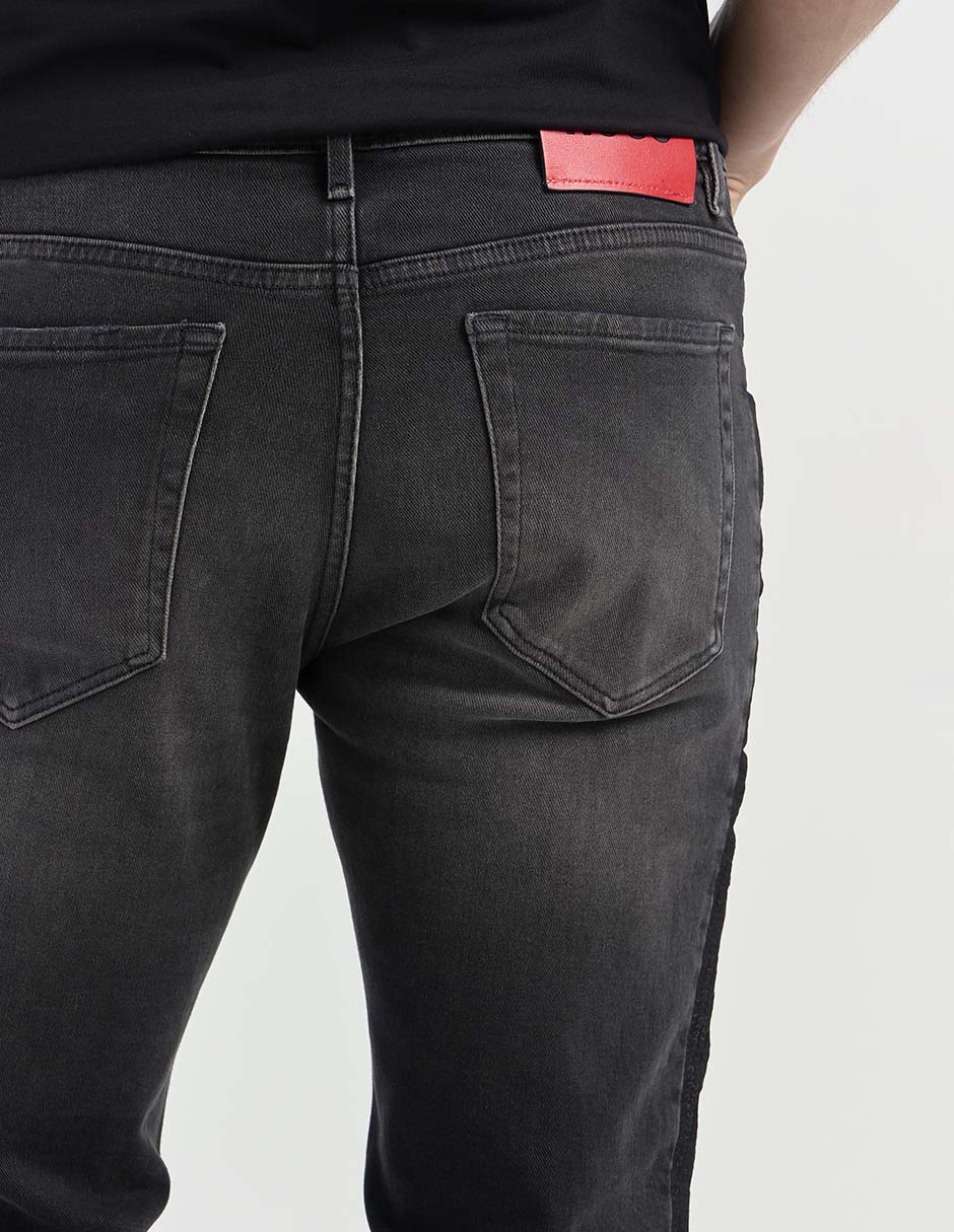Jeans straight deslavado para hombre 5