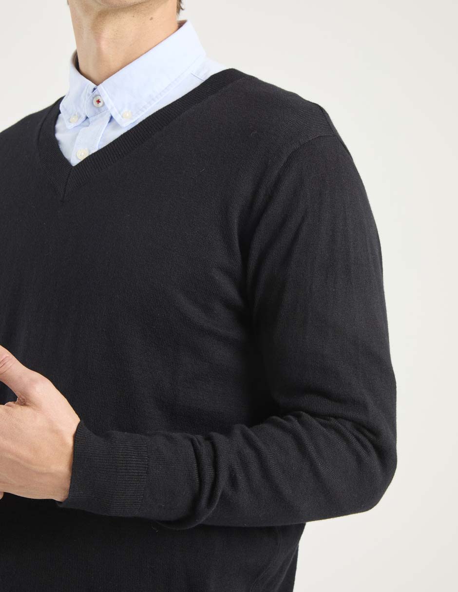 Suéter cuello V para hombre 4