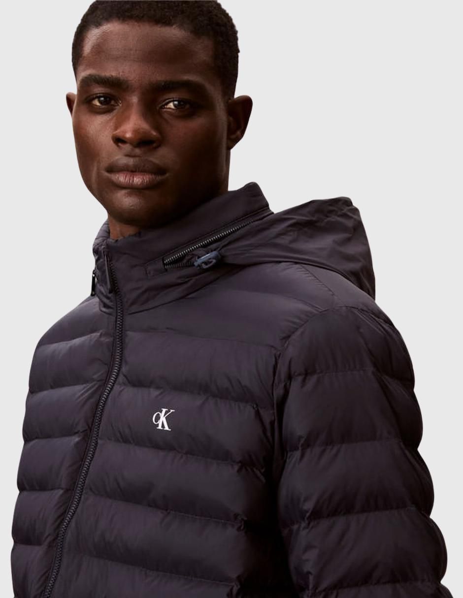 Chamarra acolchada Calvin Klein capucha desmontable para hombre